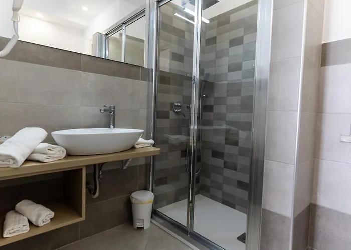 فندق مبيت وإفطار Teddu 4*