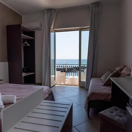 Teddu Giardini Naxos
